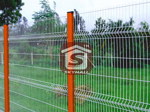 Welded Mesh Fence can circle a safe place for you