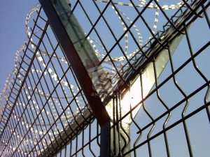 Airport Perimeter Security Fencing Y Type Post (Airport Perimeter Security Fencing– Your Perfect Guardian for Your Possessions)