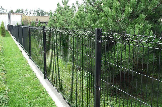 welded mesh fence