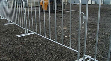 crowd control barrier flexible