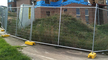 temporary fence adaptable
