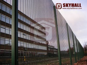 358 Mesh Fencing News Excerpt (Chain link fencing News Excerpt)