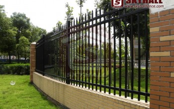 Picket Fencing – A replacement for old wooden fence