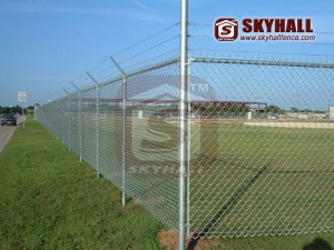 Chain link fence (3 Reasons to Choose Chain Link Fence)