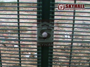 anti-climb fence (Anti-climb Fence)